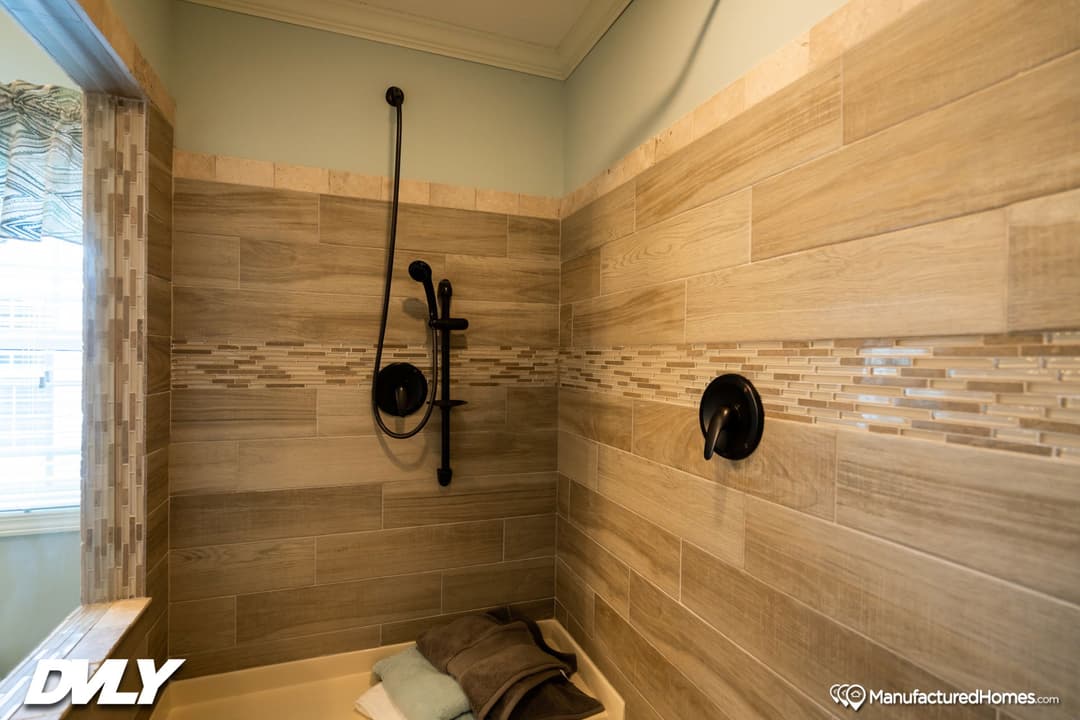 Robin's nest bathroom home features